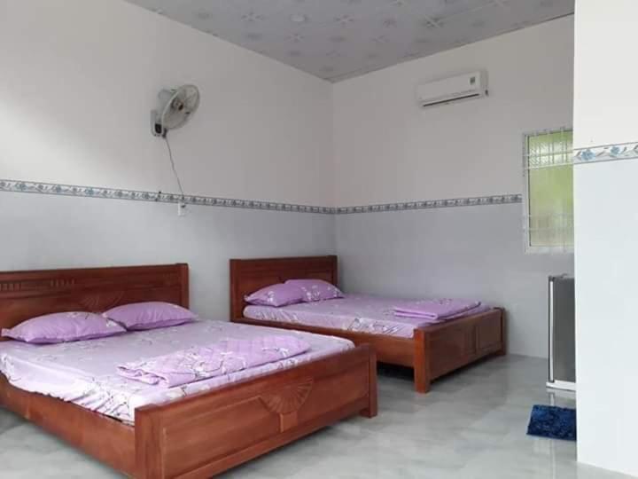 Hotel Nhà Nghỉ NgọC PhuọNg Hon Son Lai Son Zimmer foto