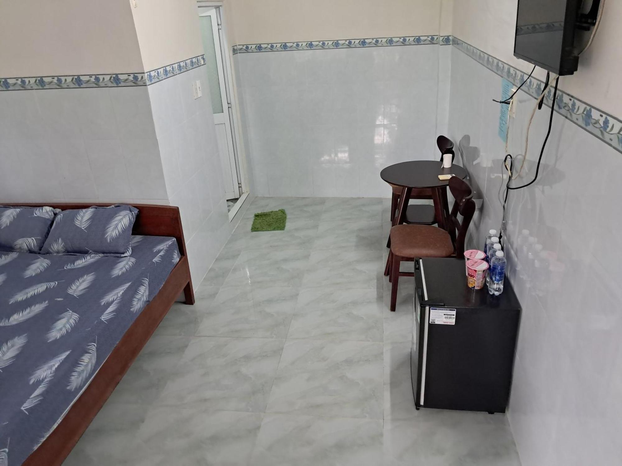 Hotel Nhà Nghỉ NgọC PhuọNg Hon Son Lai Son Exterior foto